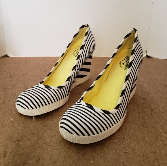 Seychelles Shoes - Seychelles Weekenders Stripe Wedge
